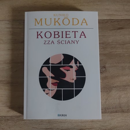 Kobieta zza ściany - okładka książki